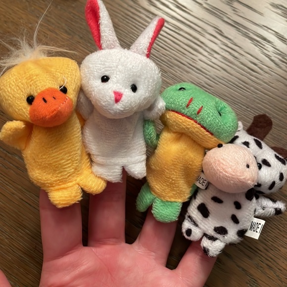 Toddlers Soft Plush Animal Finger Puppets (8 pcs) - Picture 2 of 3